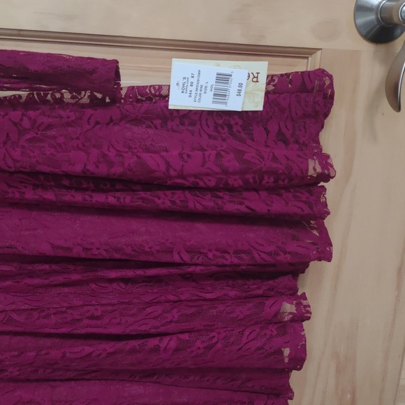 Wine/Maroon lace dress; rear zipper and top button; sheer lace sleeves - Picture 4 of 8